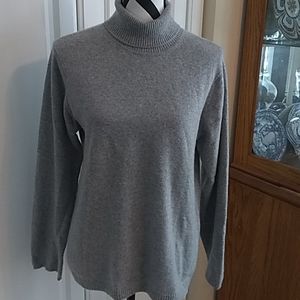 Women's grey cashmere sweater by Bergdorf Goodman